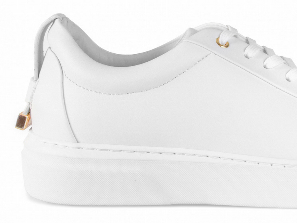 Cushiony and comfy womens sneakers in all white